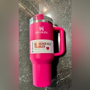 Stanley valentines heart cosmo pink 40oz